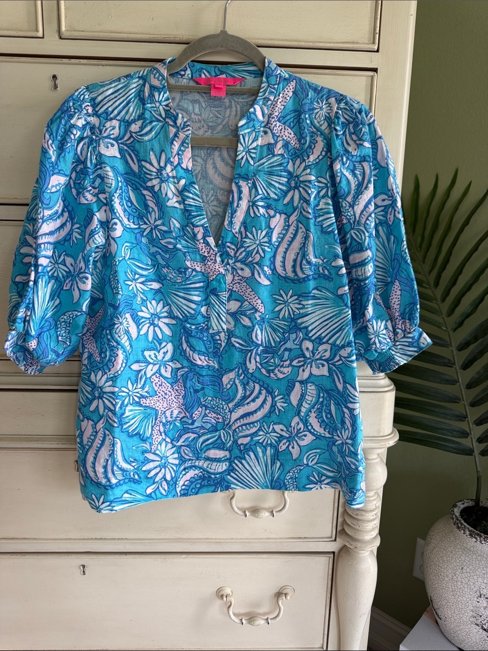 Lilly Pulitzer MiaLeigh elbow length linen top size 2